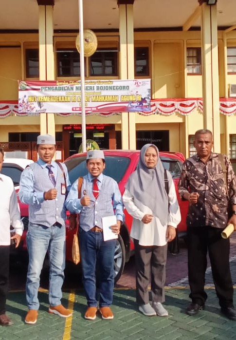 Diduga Merubah Keterangan, Saksi Tergugat II Sunarto Laporkan Panitera Pengganti (PP) Poedji Wahjoe Oetami, SH ke Ketua Pengadilan Negeri Bojonegoro.