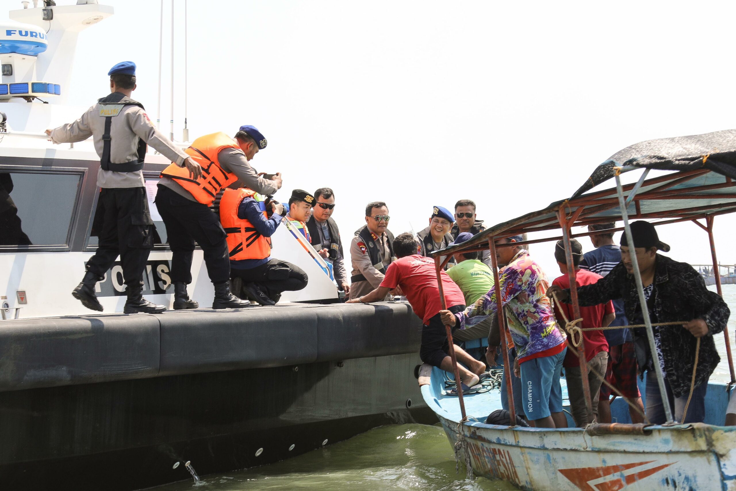 Irjen Pol Ahmad Luthfi Adakan Bakti Sosial Untuk Nelayan Dan Penduduk Pesisir