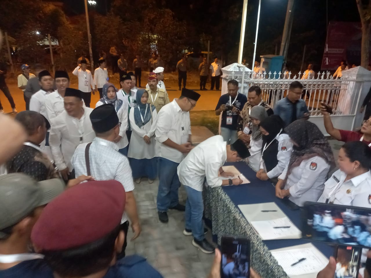 KPU Mojokerto Gelar Pengundian Nomor Urut Paslon Bupati dan Wakil Bupati.