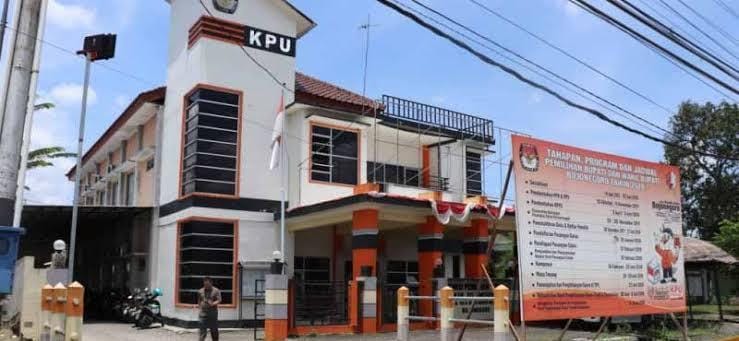 Tim Paslon 2 Minta Debat Satu Kali, Diduga ‘Kong Kalikong’ dengan KPU